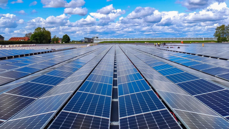 aide-panneau-solaire-2025-en-entreprise